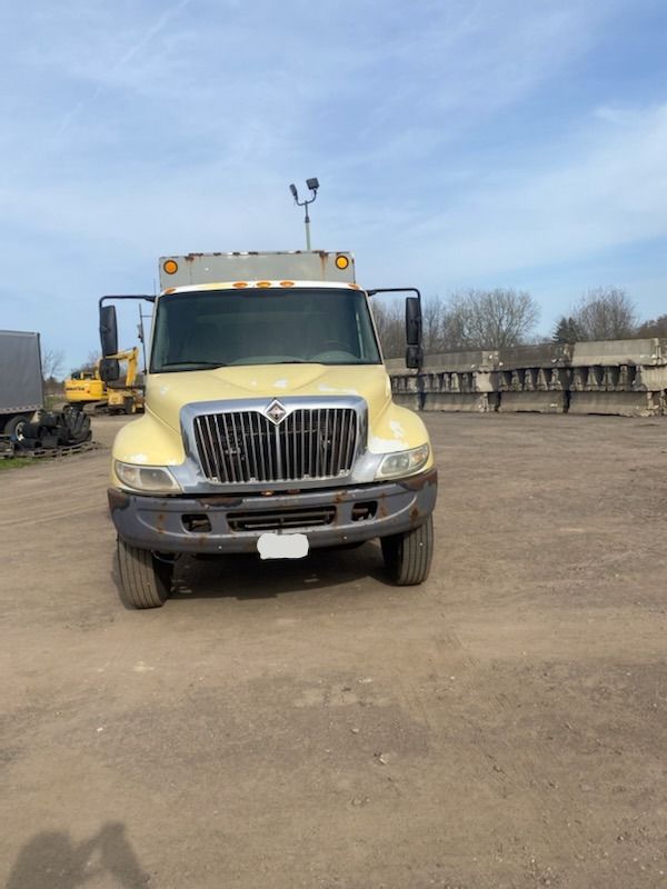 2002 INTERNATIONAL 4300 - Image 3